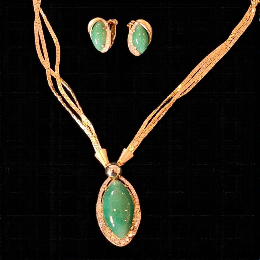 VTG 60s‎ Glass Jade Gold Plate Necklace Pendant Triple Strand Clipon Earring Set